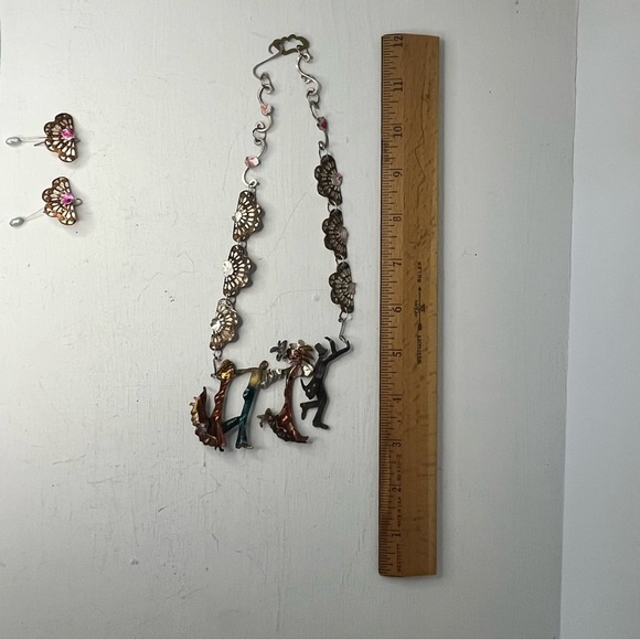 Vintage Artisan Metal Art “Conga Line” Necklace and Earrings Set - Picture 11 of 12
